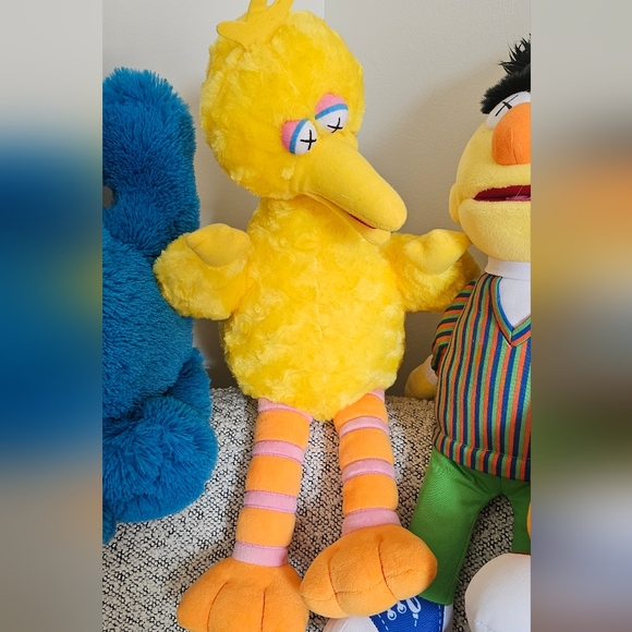 UNIQLO KAWS Sesame Street Plush - Picture 3 of 5